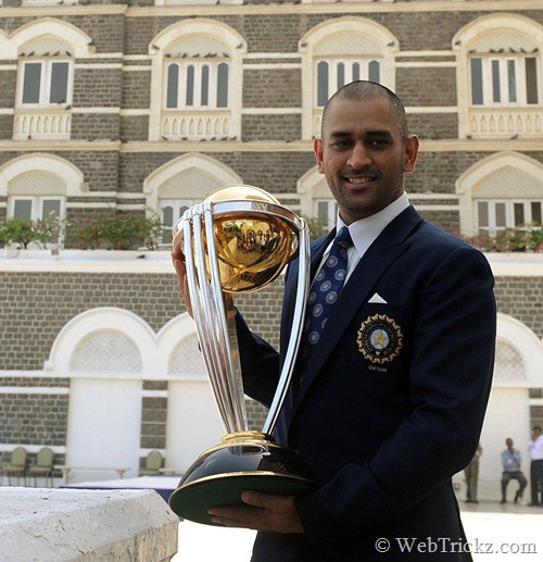 Dhoni shaves head after winning world cup