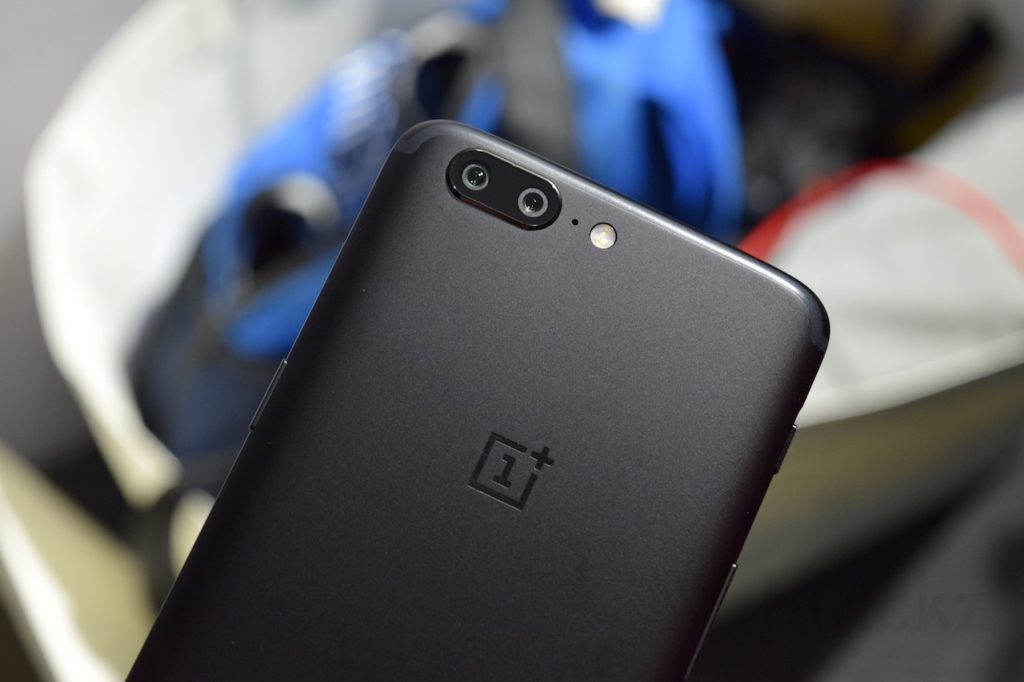 OnePlus 5 Dual rear cameras