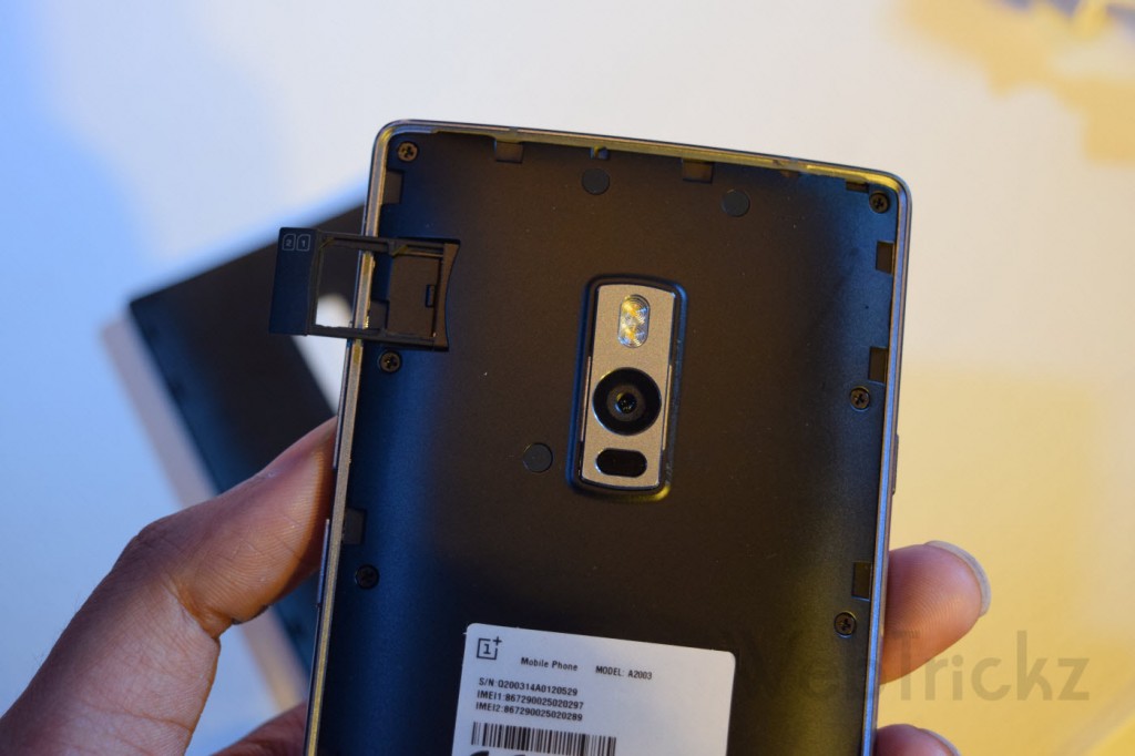 Dual nano SIM tray_OnePlus 2