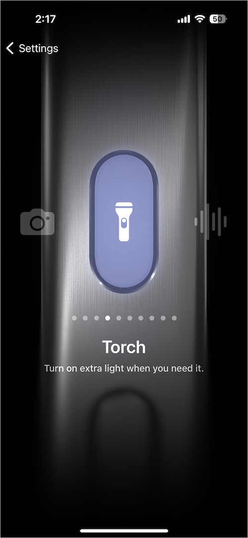 turn on flashlight using Action button on iphone 15 pro and 15 pro max